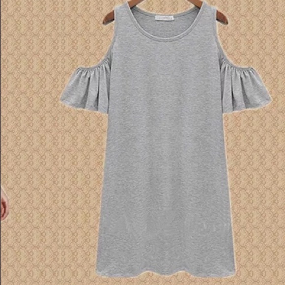 Gray cold shoulder T shirt - Picture 2 of 3
